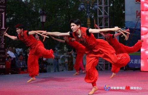 阿勒泰地区精品节目融合专场文艺演出火热上演